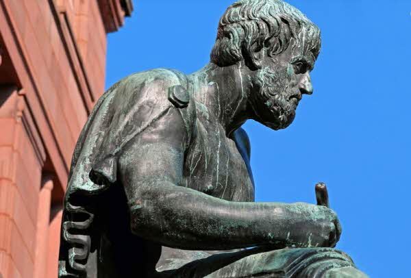 Read more about the article 고대 정치 이론에 대한 아리스토텔레스의 공헌