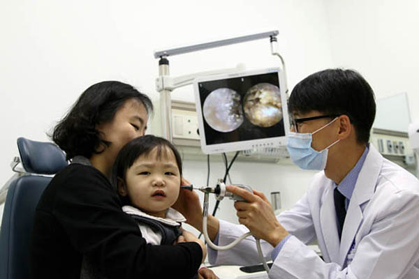 You are currently viewing 소아청소년과 의사들, 줄줄이 폐과 선언 ‘대책은?’